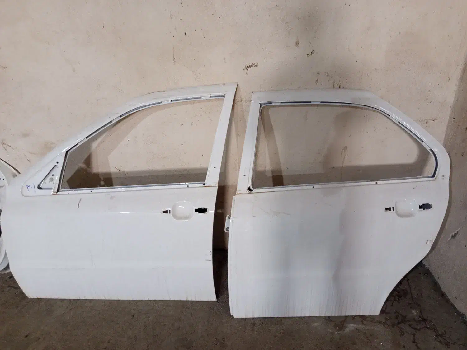 درب و گلیر پژو ۲۰۶ ، ۴۰۵ ، پارس ، سمند استوک|قطعات یدکی و لوازم جانبی|ورامین, خیر آباد|دیوار