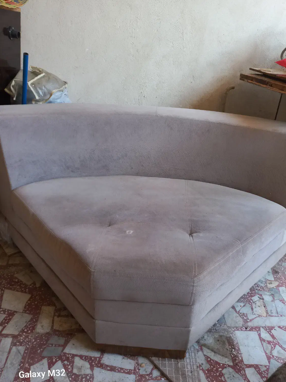 مبل تمیز و سالم|مبلمان خانگی و میز عسلی|لاهیجان, جمهوری|دیوار