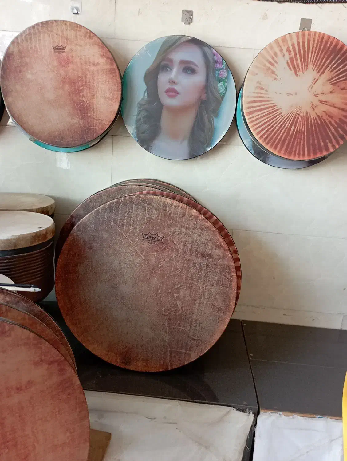 دف و دایره|سازهای سنتی|شیروان (خراسان), |دیوار