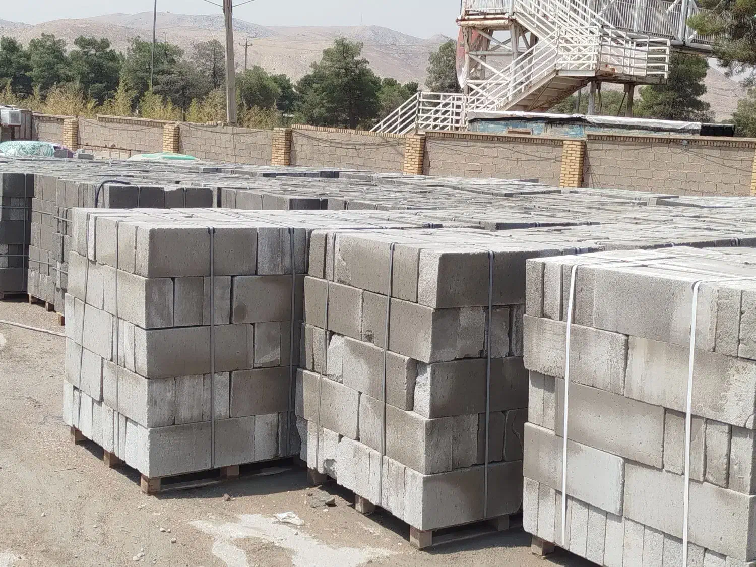استخدام کارگر تولید بلوک سبک گازی|استخدام صنعتی، فنی، مهندسی|شیراز, باجگاه|دیوار