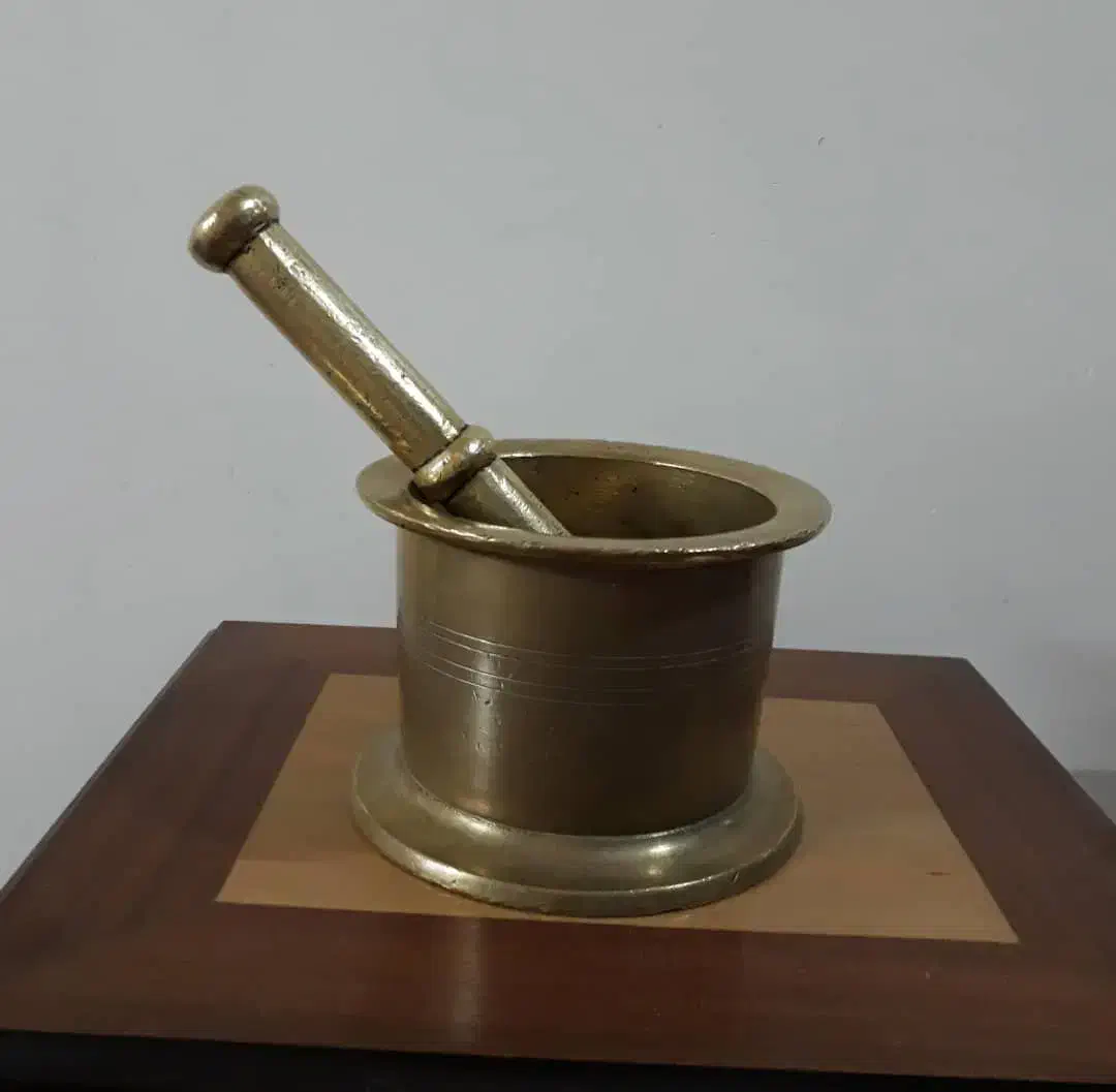 هاونگ برنجی و عتیقه|کلکسیون اشیاء عتیقه|تبریز, |دیوار