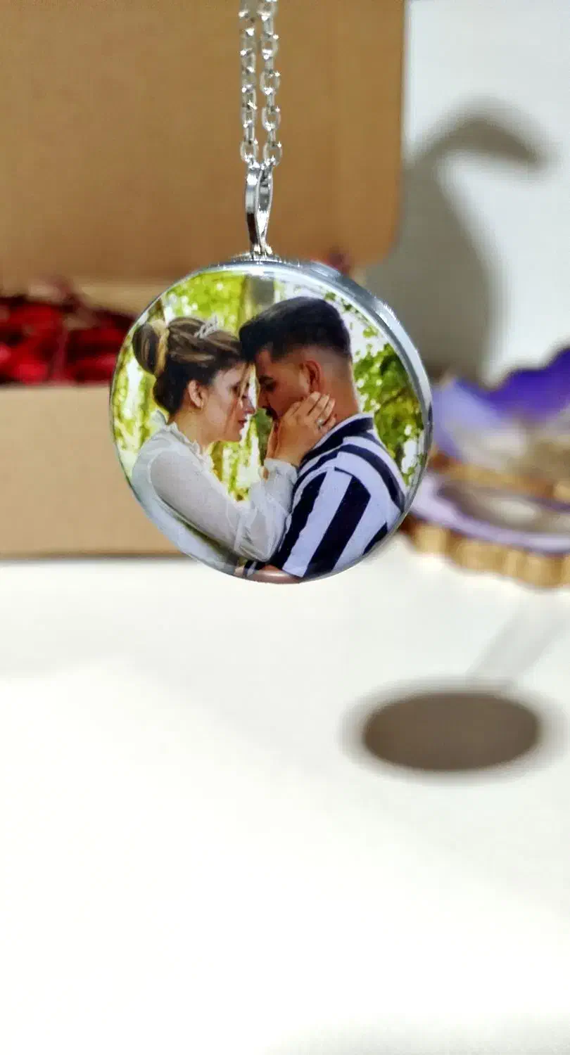 گردنبندو آویز ماشین رزینی با عکس عزیزانتون|زیورآلات و اکسسوری|تهران, کیانشهر|دیوار