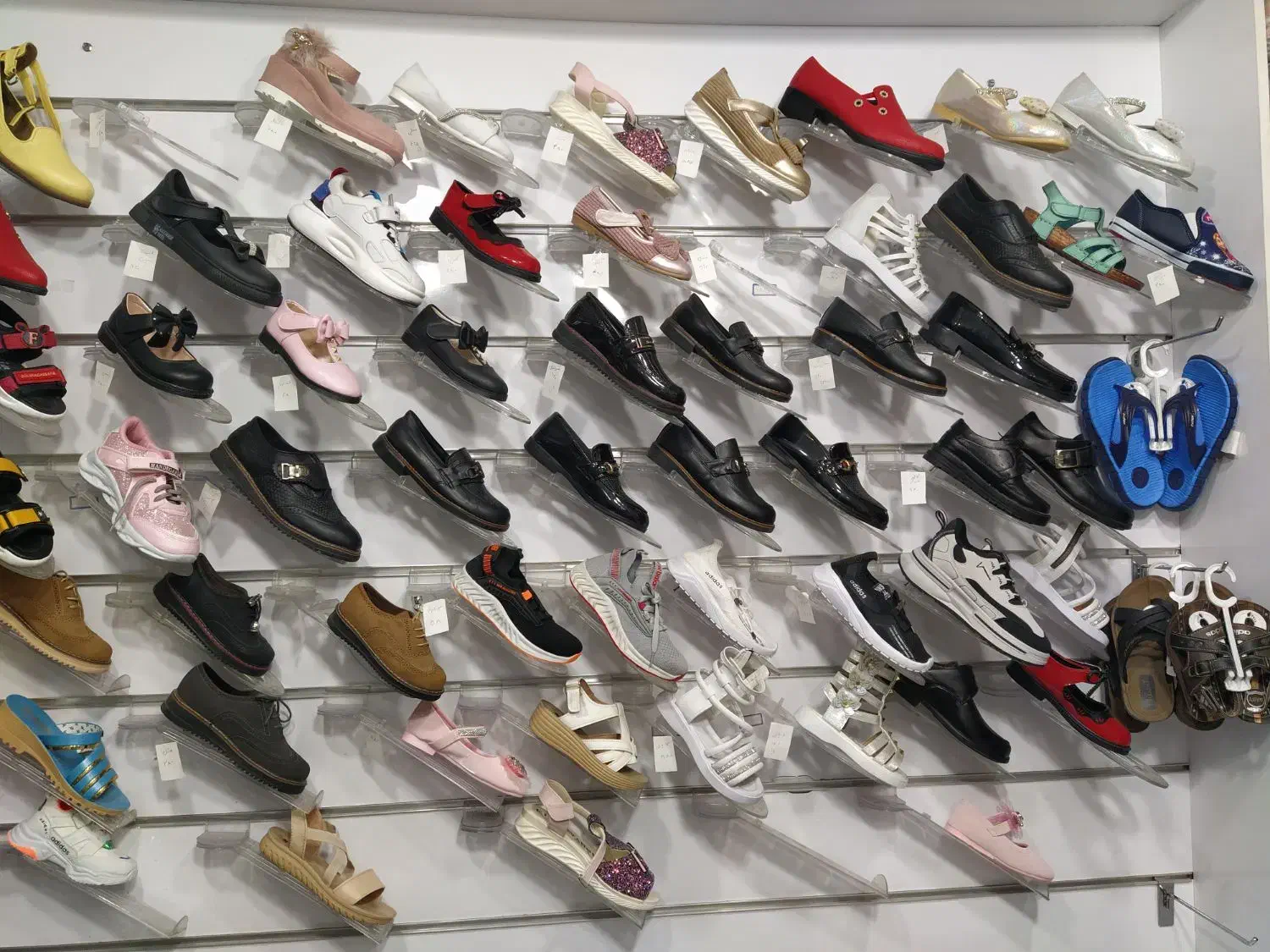 فروش مغازه کفش بچه گانه|کفش و لباس بچه|یاسوج, |دیوار