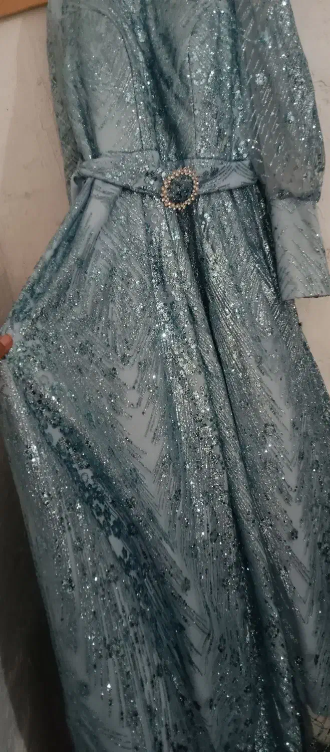 لباس مجلسی|لباس|زهک, |دیوار