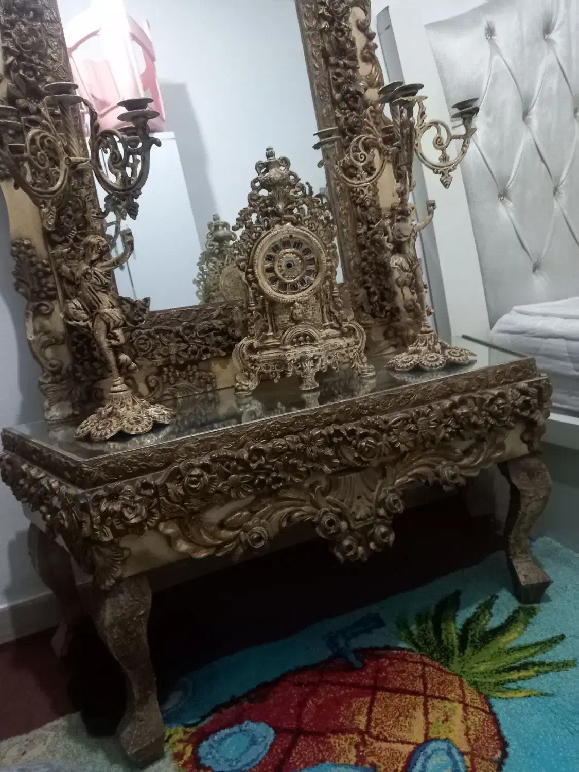 ایینه و شمعدان در حد نو|بوفه، ویترین، کنسول|نسیم‌شهر, |دیوار