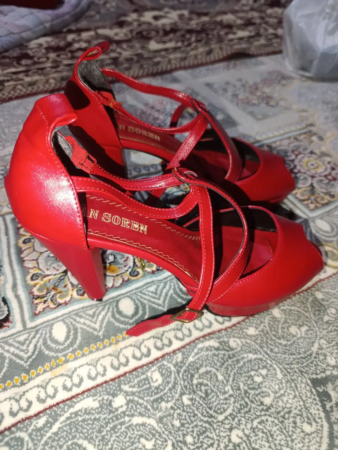 کفش مجلسی|کیف، کفش، کمربند|چناران, |دیوار