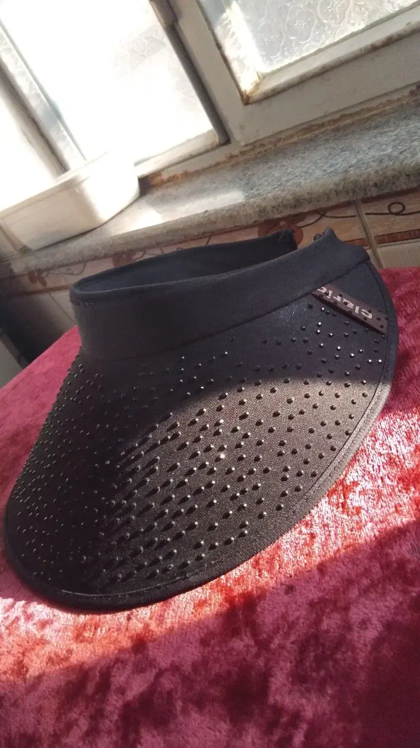 کلاه|کیف، کفش، کمربند|گنبد کاووس, |دیوار