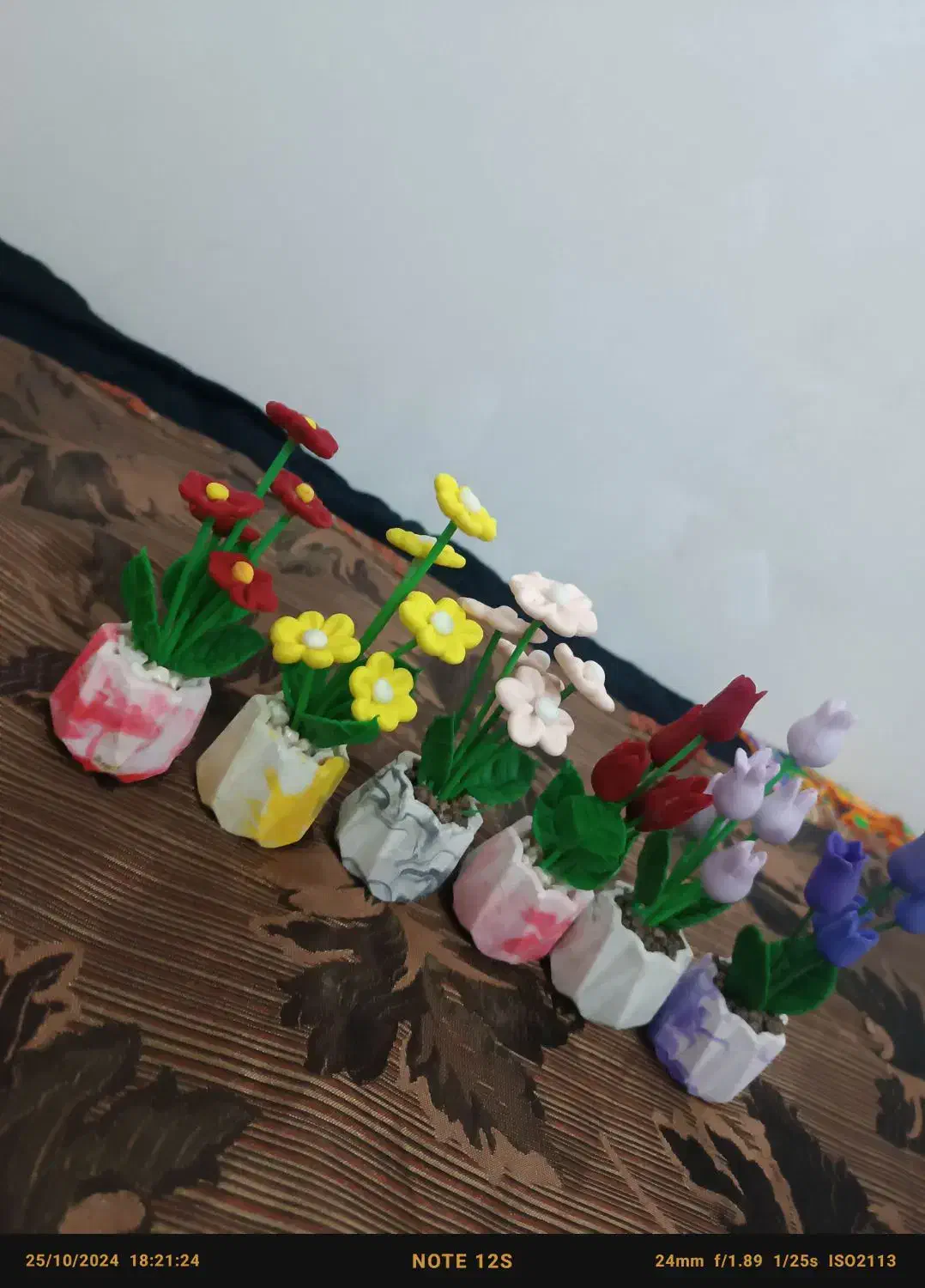 گلدان مصنوعی کاری شیک ارسال رایگاند|گل مصنوعی|کرمان, |دیوار