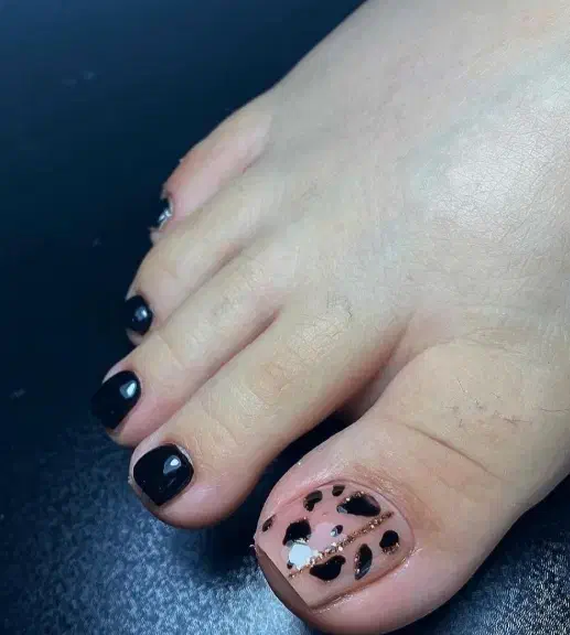 کاشت ناخن و پیرسینگ گوش|خدمات آرایشگری و زیبایی|قروه, |دیوار