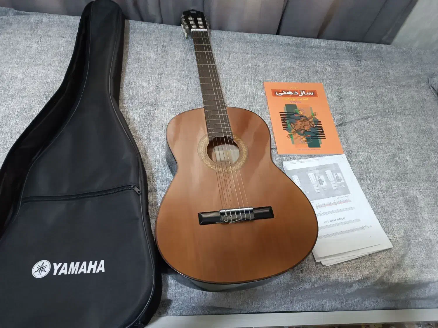 گیتار|گیتار، بیس، امپلیفایر|آبیک, |دیوار