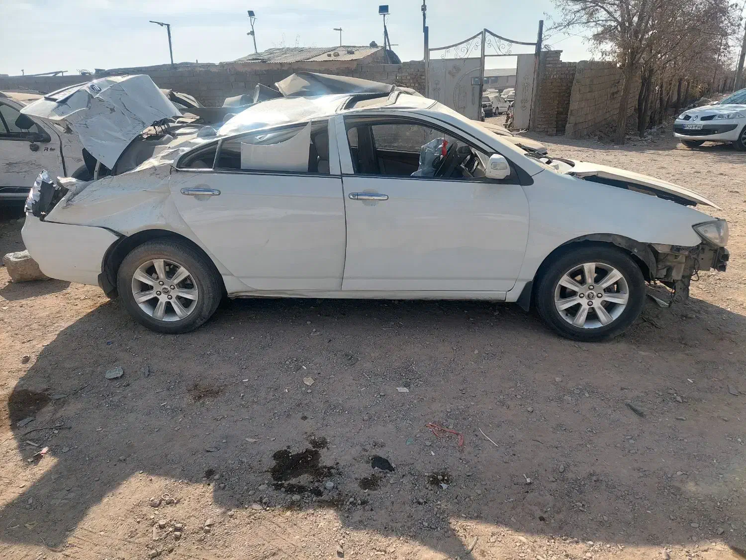 لیفان ۶۲۰ مدل ۹۳ موتور ۱۸۰۰سی سی تصادفی|خودرو سواری و وانت|تهران, وردآورد|دیوار