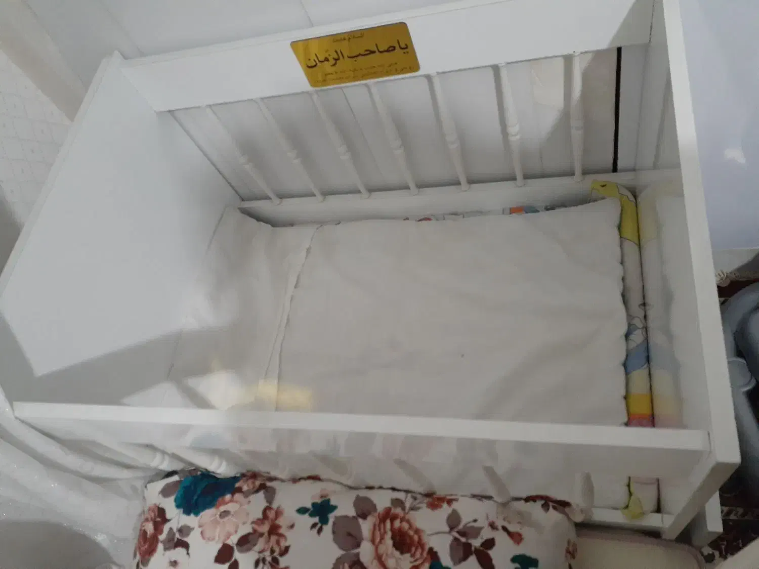 تخت  گهواره ای نوزاد|تخت و صندلی بچه|مشهد, مصلی (کارمندان اول)|دیوار