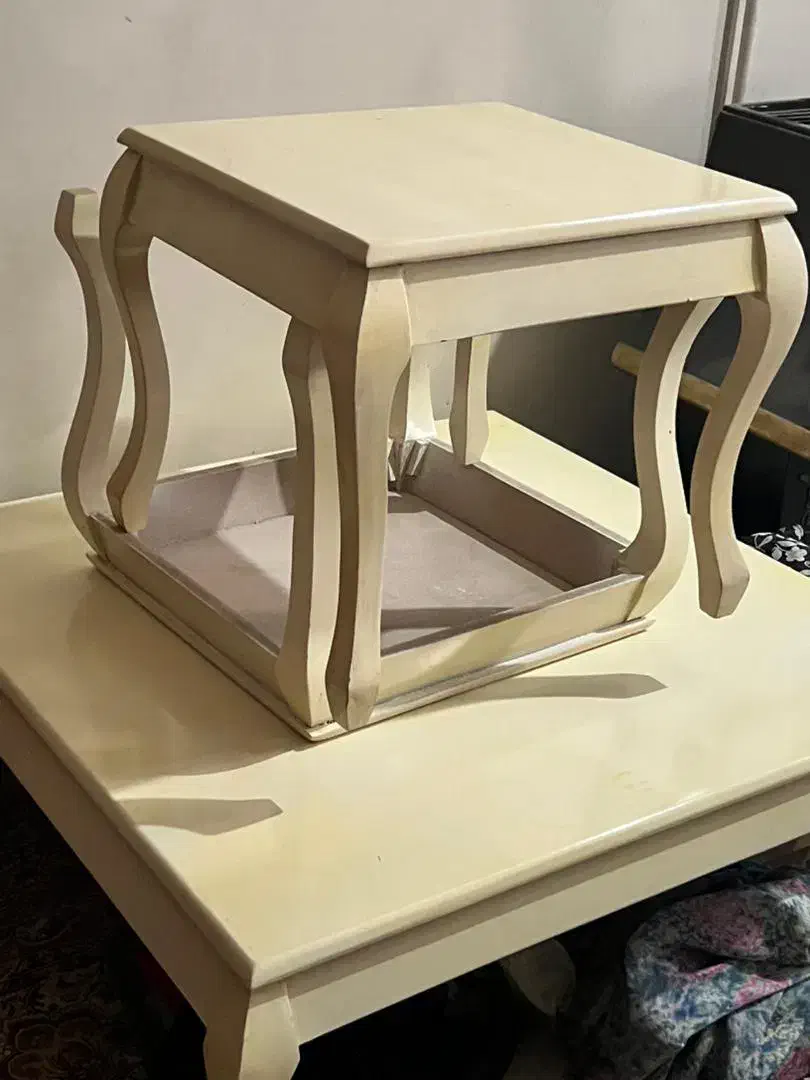 گل میز و آباژور کرم رنگ|مبلمان خانگی و میز عسلی|اهواز, سلطانمنش|دیوار