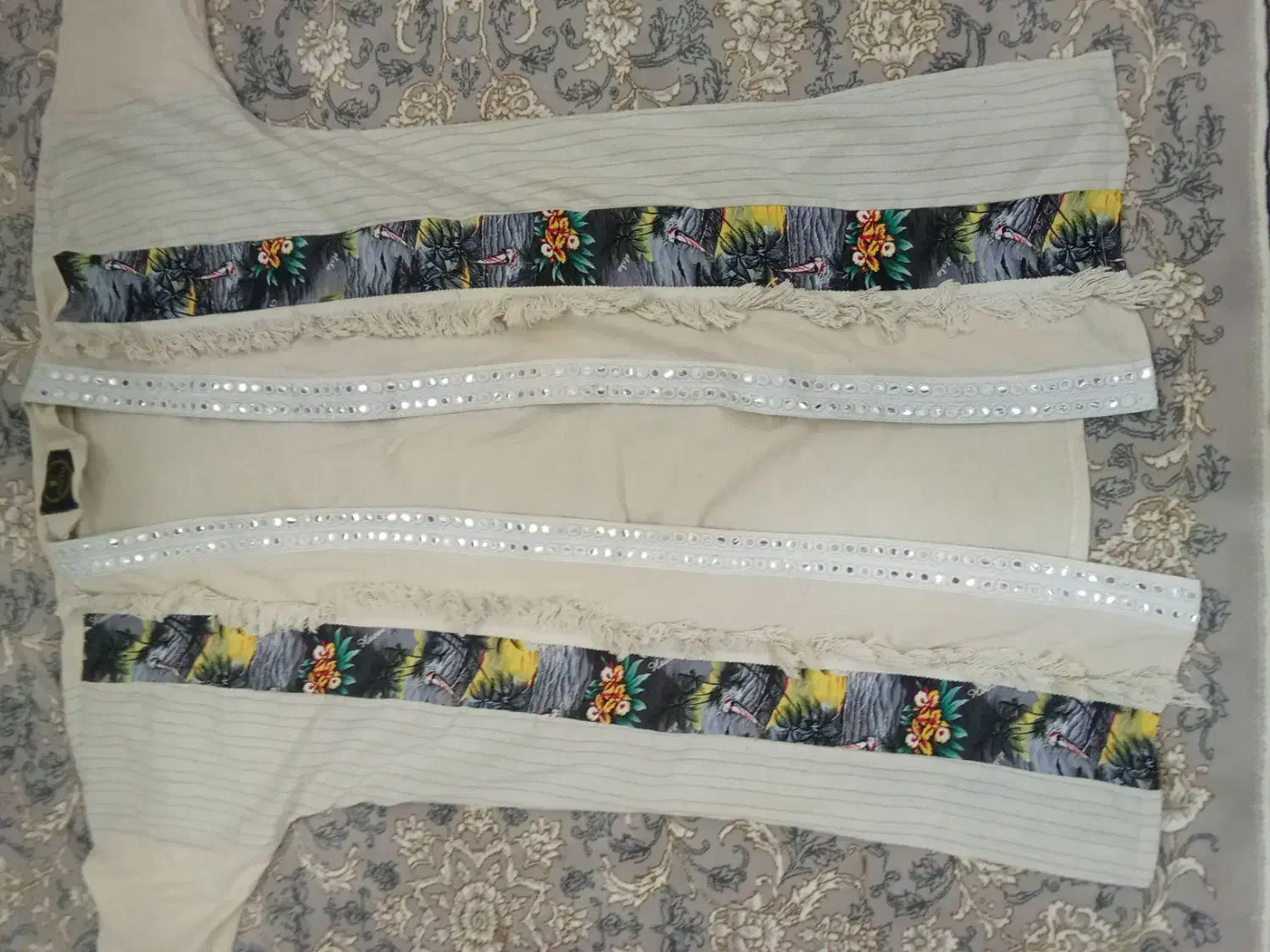 لباس|لباس|قم, پردیسان|دیوار