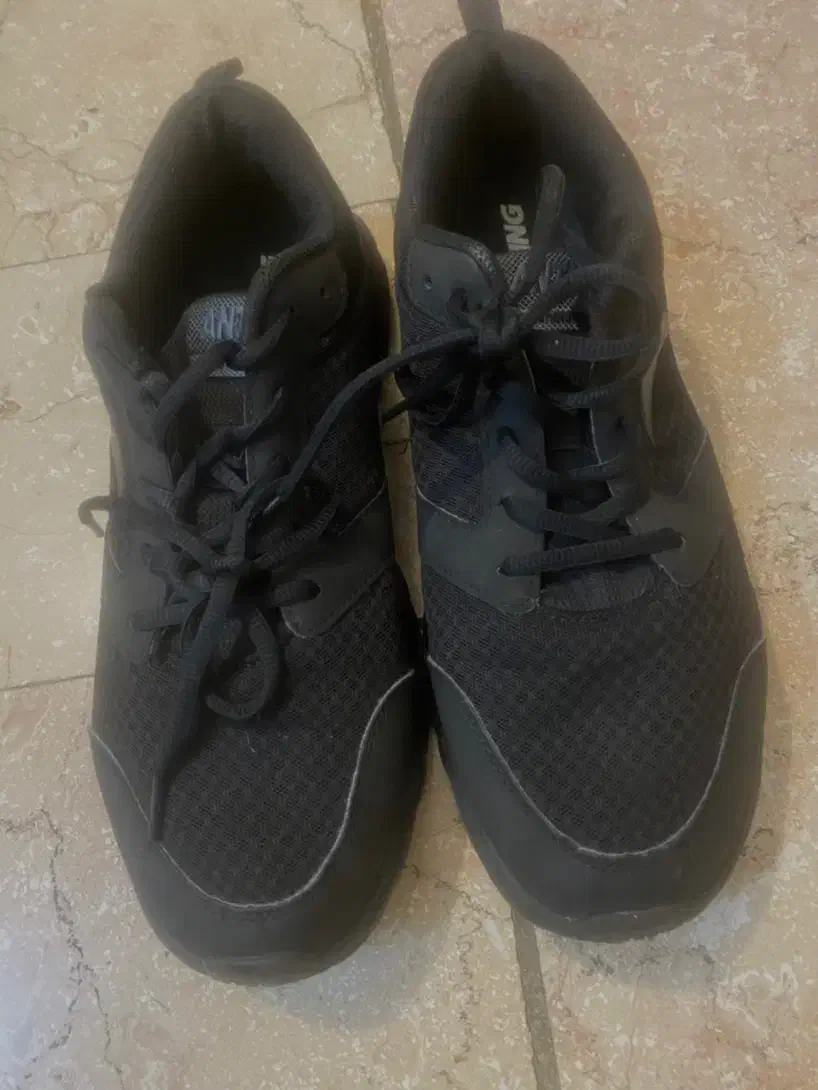 کتونی رانینگ رنگ مشکی برند Ruuning سایز ۴۳|کیف، کفش، کمربند|تهران, سبلان (لشگر)|دیوار