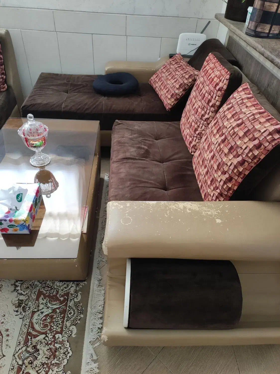 مبل ۷ نفره همراه یک کاناپه با ۴ میز عسلی|مبلمان خانگی و میز عسلی|اصفهان, برزان|دیوار