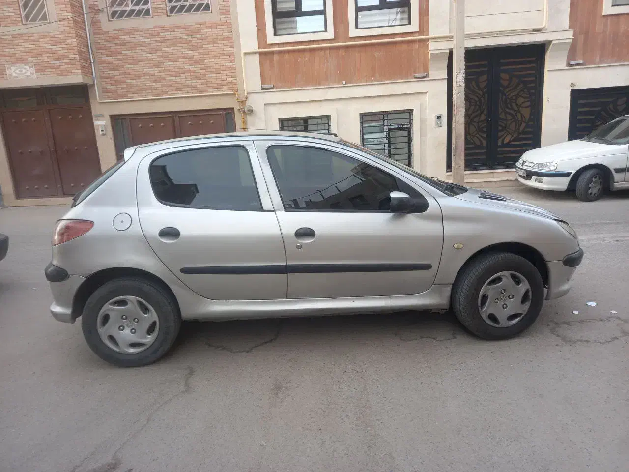 206 مدل 83|خودرو سواری و وانت|یزد, |دیوار