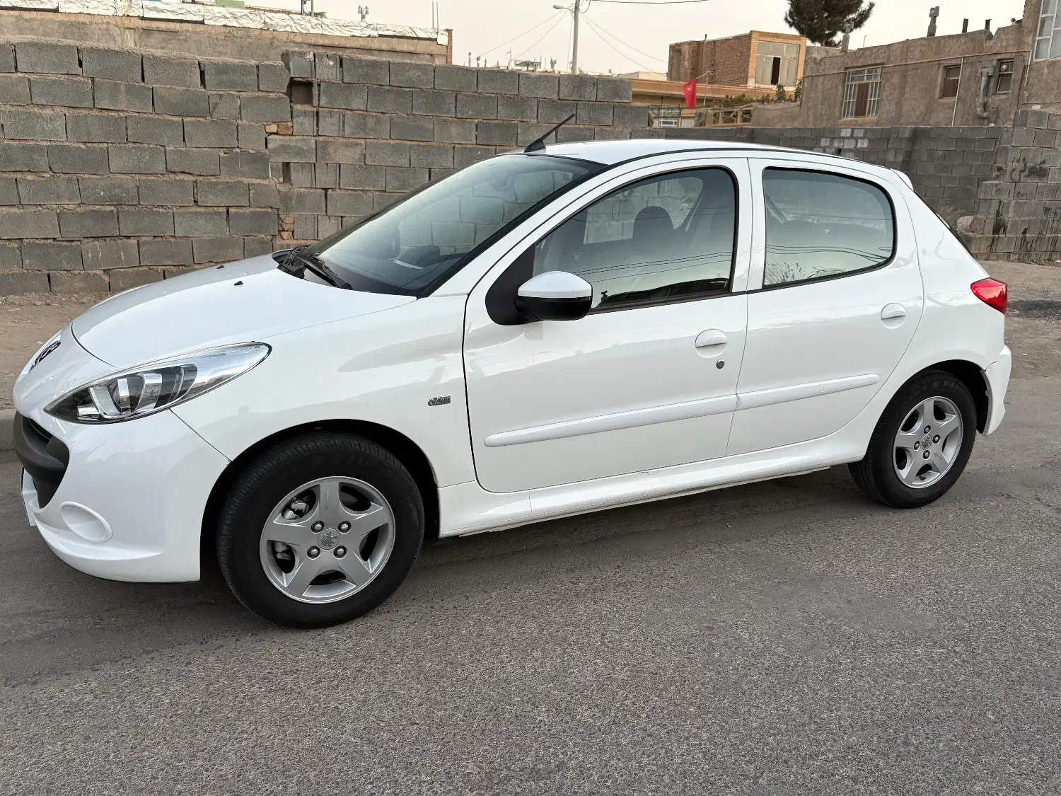 207 اتومات 1403|خودرو سواری و وانت|بادرود, |دیوار