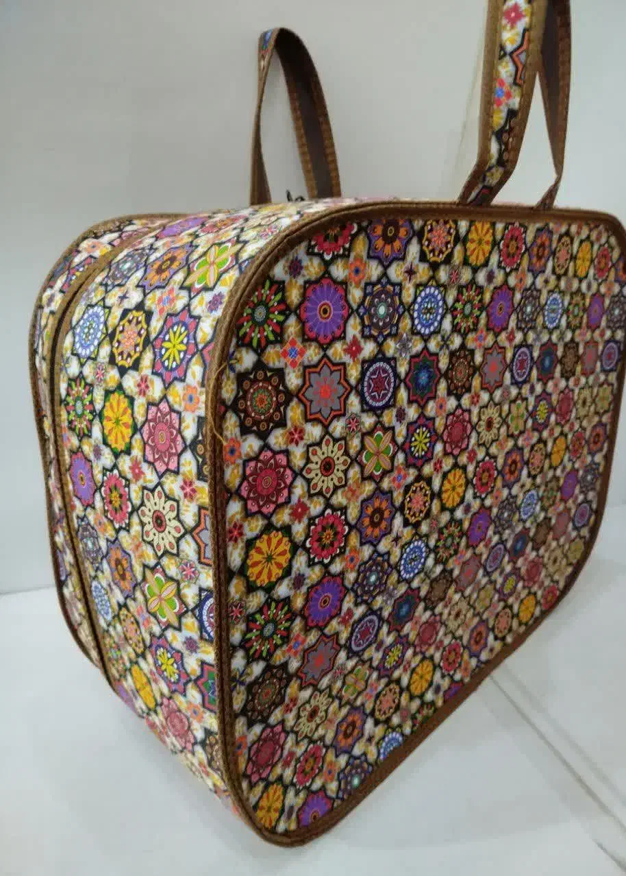 باکس پتو ولباس و...|کیف، کفش، کمربند|قشم, |دیوار