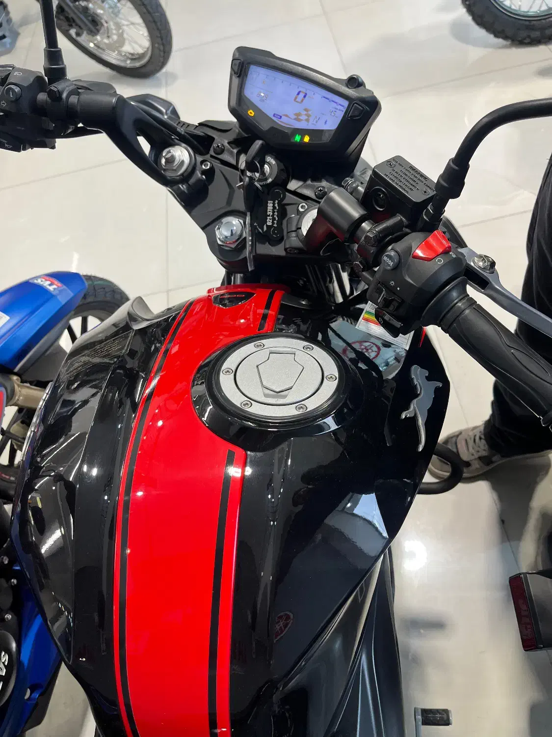 آپاچی ۲۰۰ تی وی اس آپاچی|موتورسیکلت|شهریار, شهرک وائین|دیوار