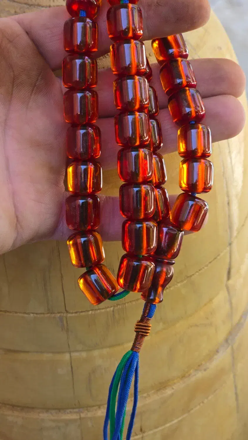 تسبیح سندلوس قدیمی|کلکسیون اشیاء عتیقه|همدان, |دیوار