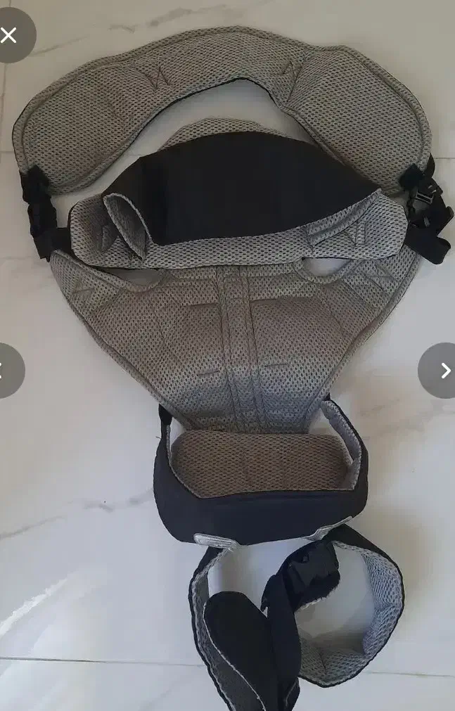 اغوشی|کالسکه و لوازم جانبی|ری, سیزده آبان|دیوار