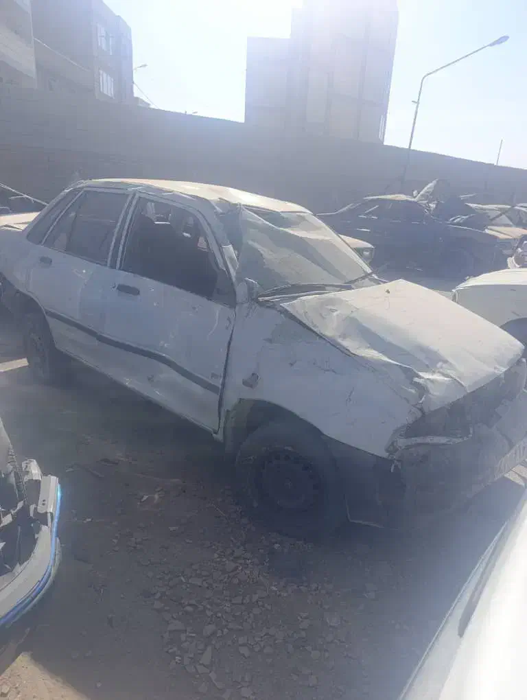 ماشین تصادفی|خودرو سواری و وانت|درودزن, |دیوار