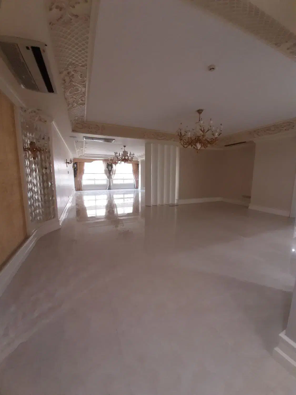 ۲۴۰ متر ۳ خوابه در کامرانیه فول مشاعات