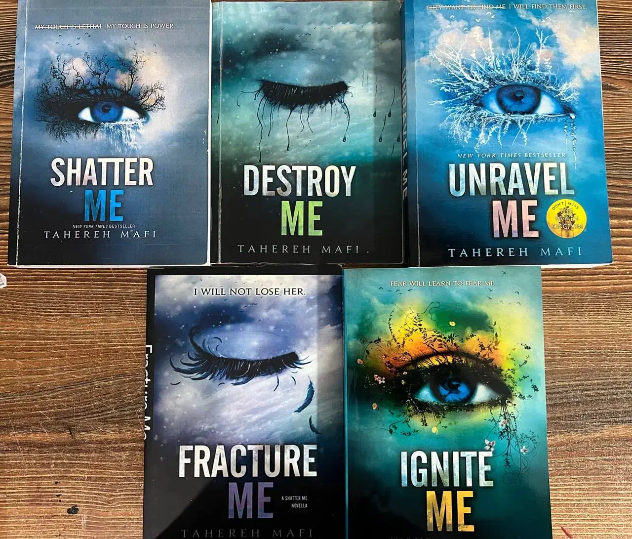 کتاب در حد نو|کتاب و مجله ادبی|گنبد کاووس, |دیوار