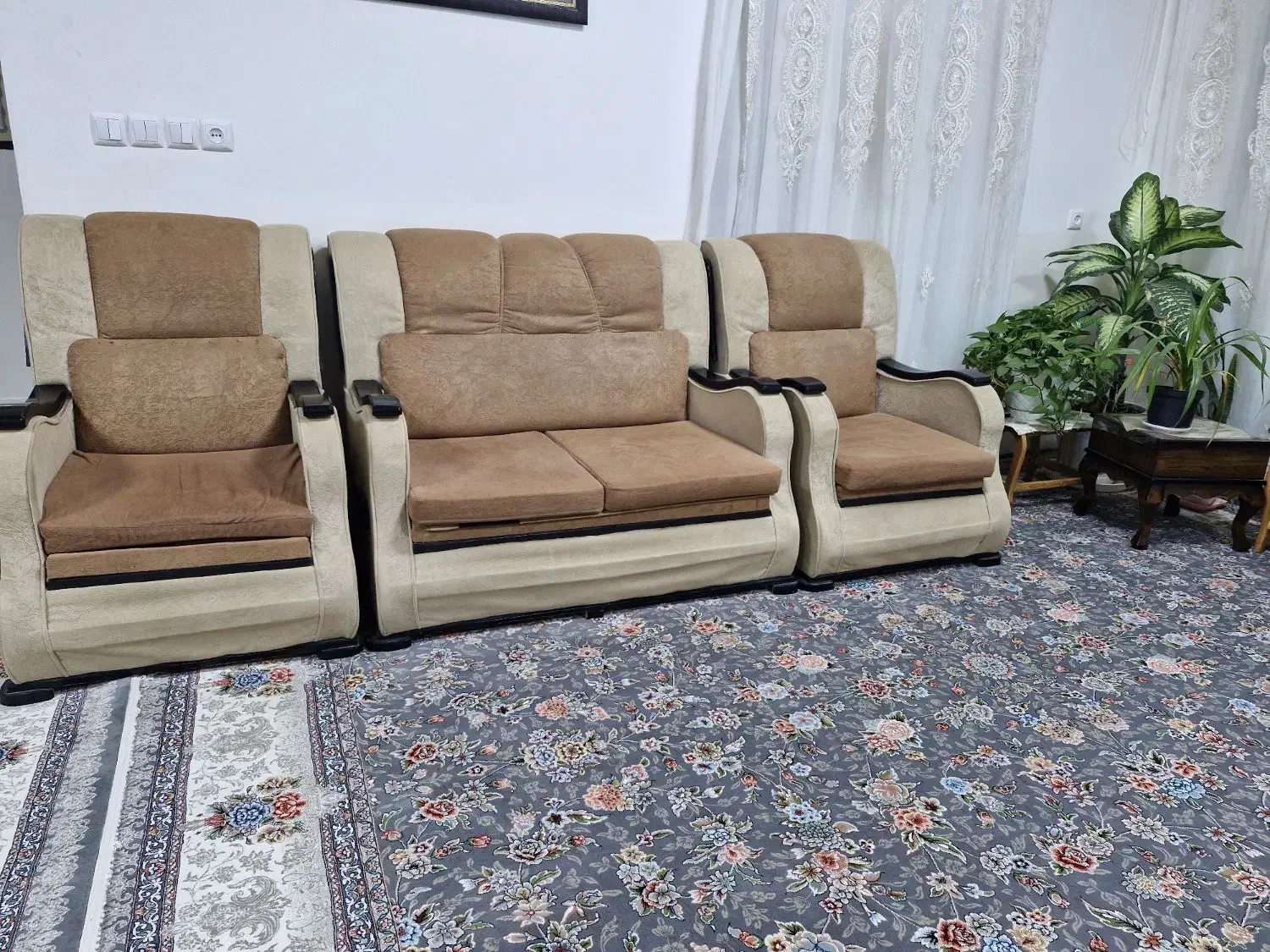 مبلمان|مبلمان خانگی و میز عسلی|گناباد, |دیوار