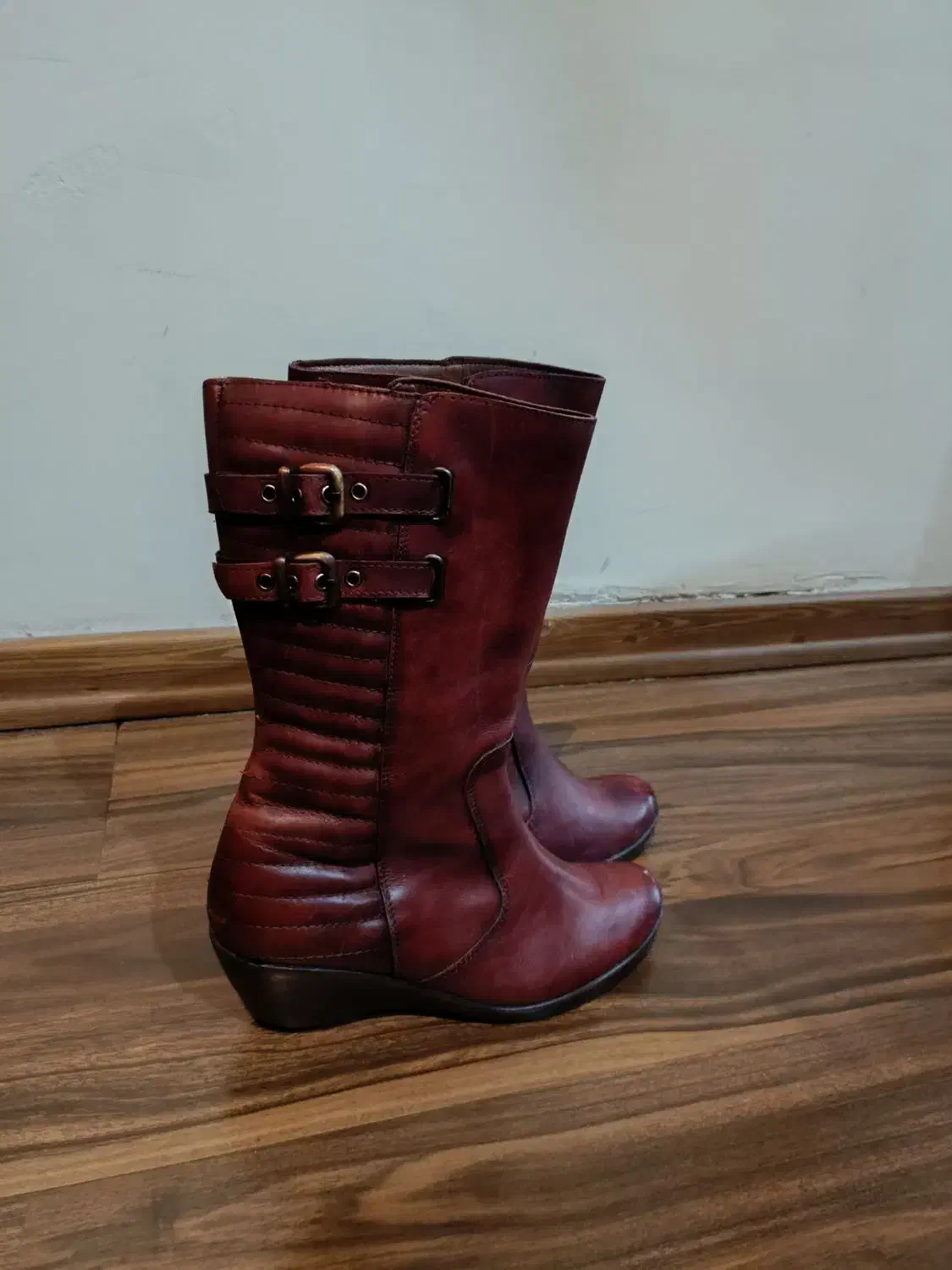 کفش|کیف، کفش، کمربند|فردیس, فردیس|دیوار