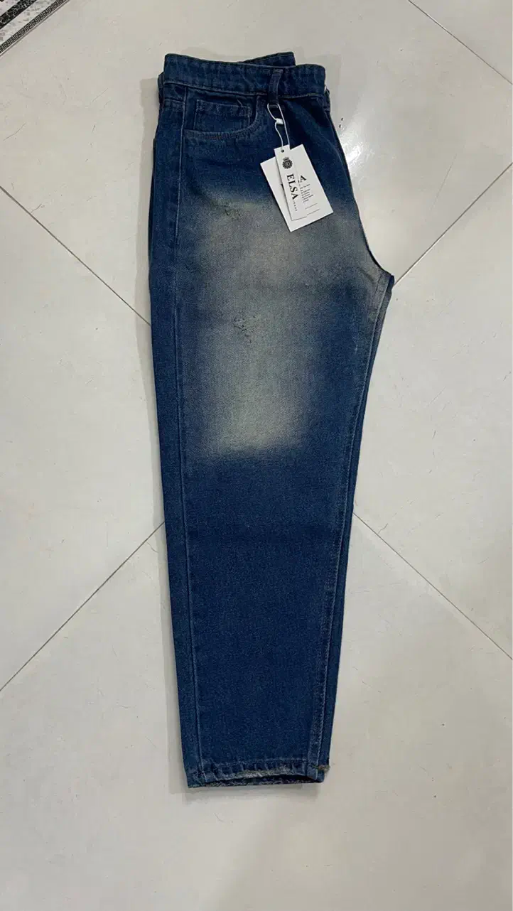 شلوار لی نو|لباس|قم, نیروگاه|دیوار