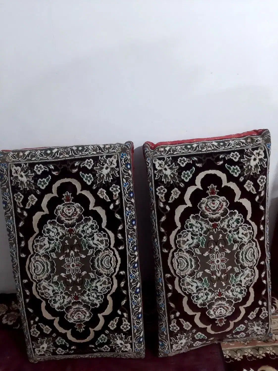 پشتی|پشتی|ملایر, |دیوار