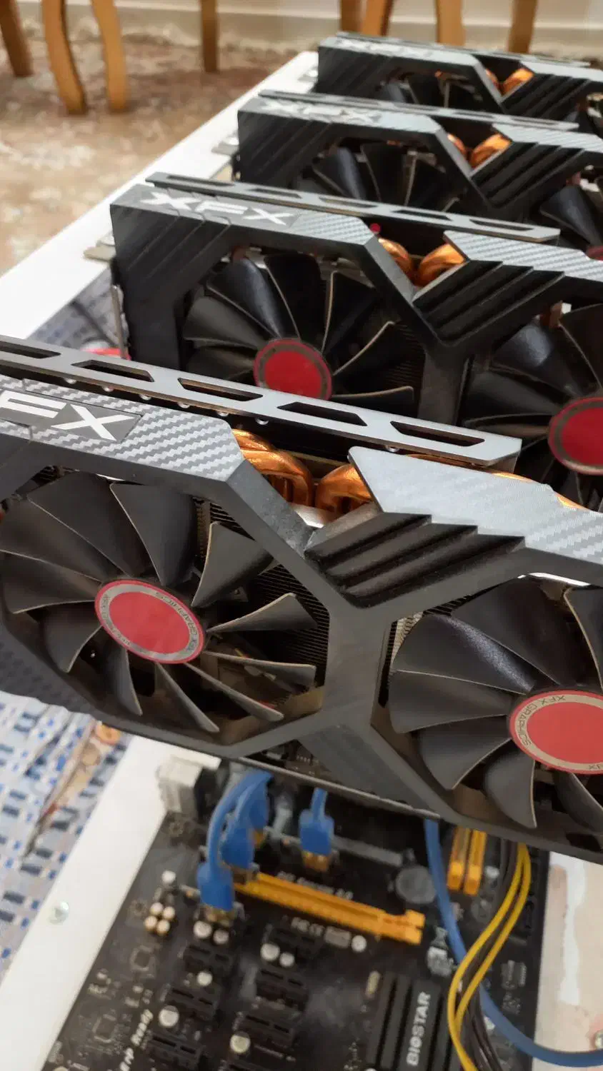 ۴ عدد کارت گرافیک ۸ گیگ xfx 580 تمیز|قطعات و لوازم جانبی رایانه|قم, بکایی|دیوار