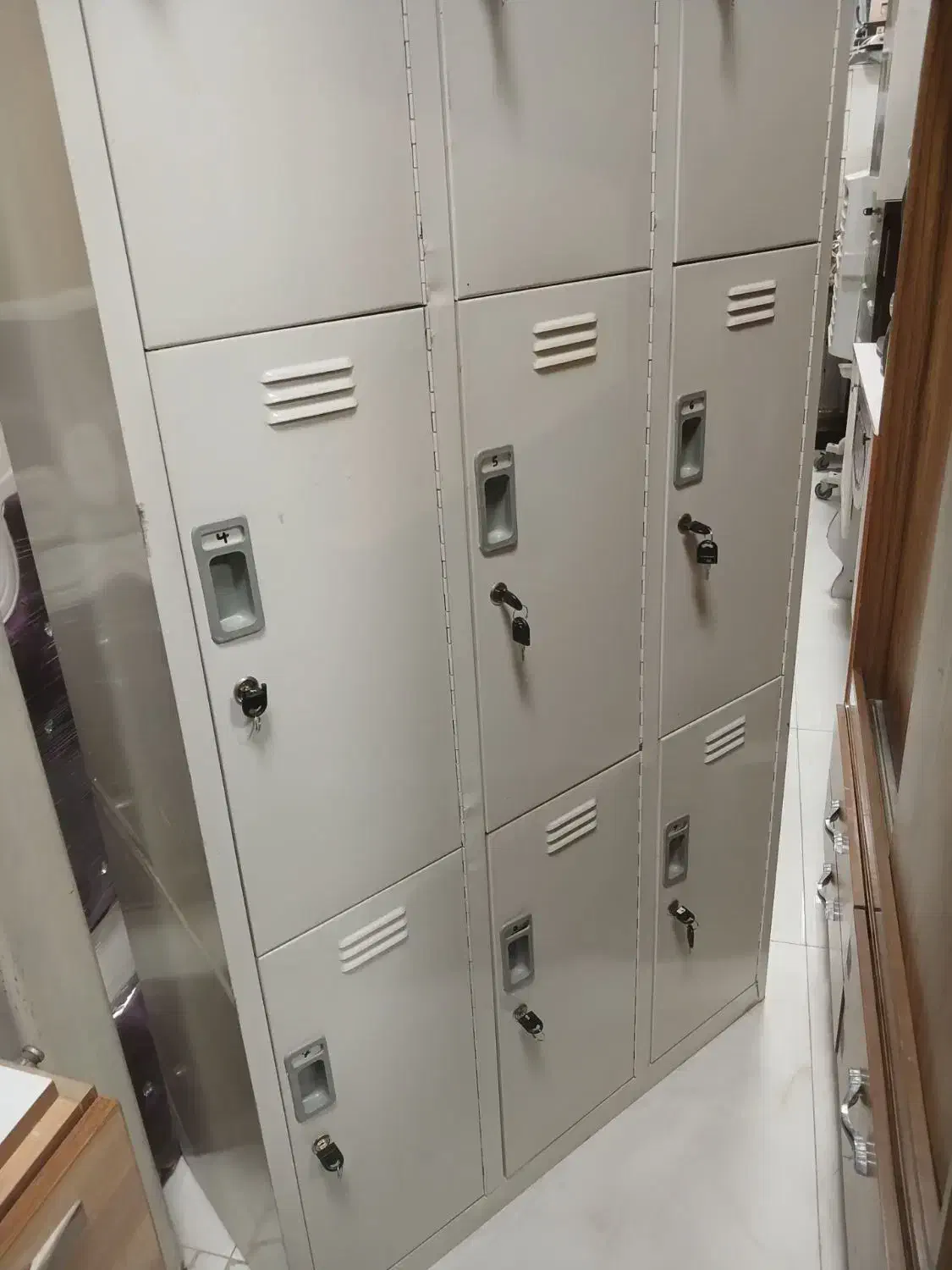 کمد فلزی ۹ در کاملا سالم در حد نونو|جاکفشی، کمد، دراور|مشکیندشت, |دیوار