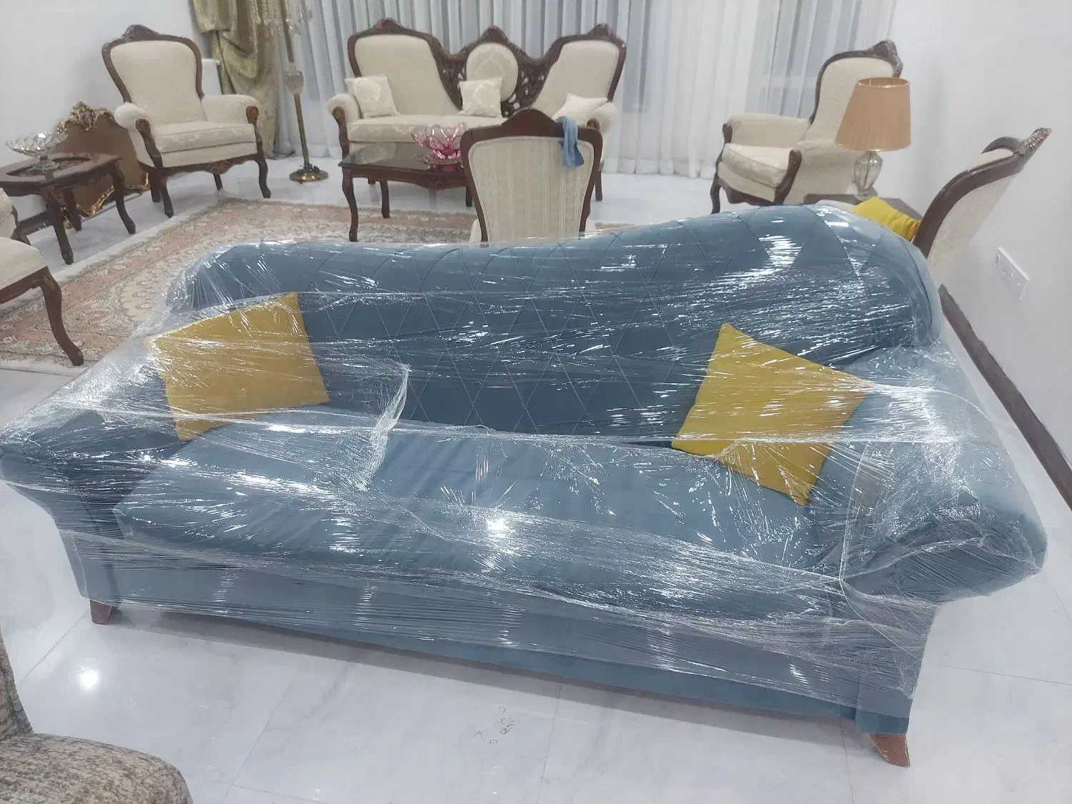 مبل راحتی سه نفره|مبلمان خانگی و میز عسلی|پردیس, فاز ۸|دیوار