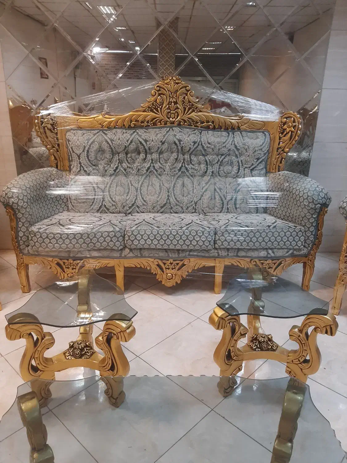 مبل ۹نفره سلطنتی تاج عروس کلاف بزرگ چوب راش ملایری|مبلمان خانگی و میز عسلی|رشت, معلم|دیوار