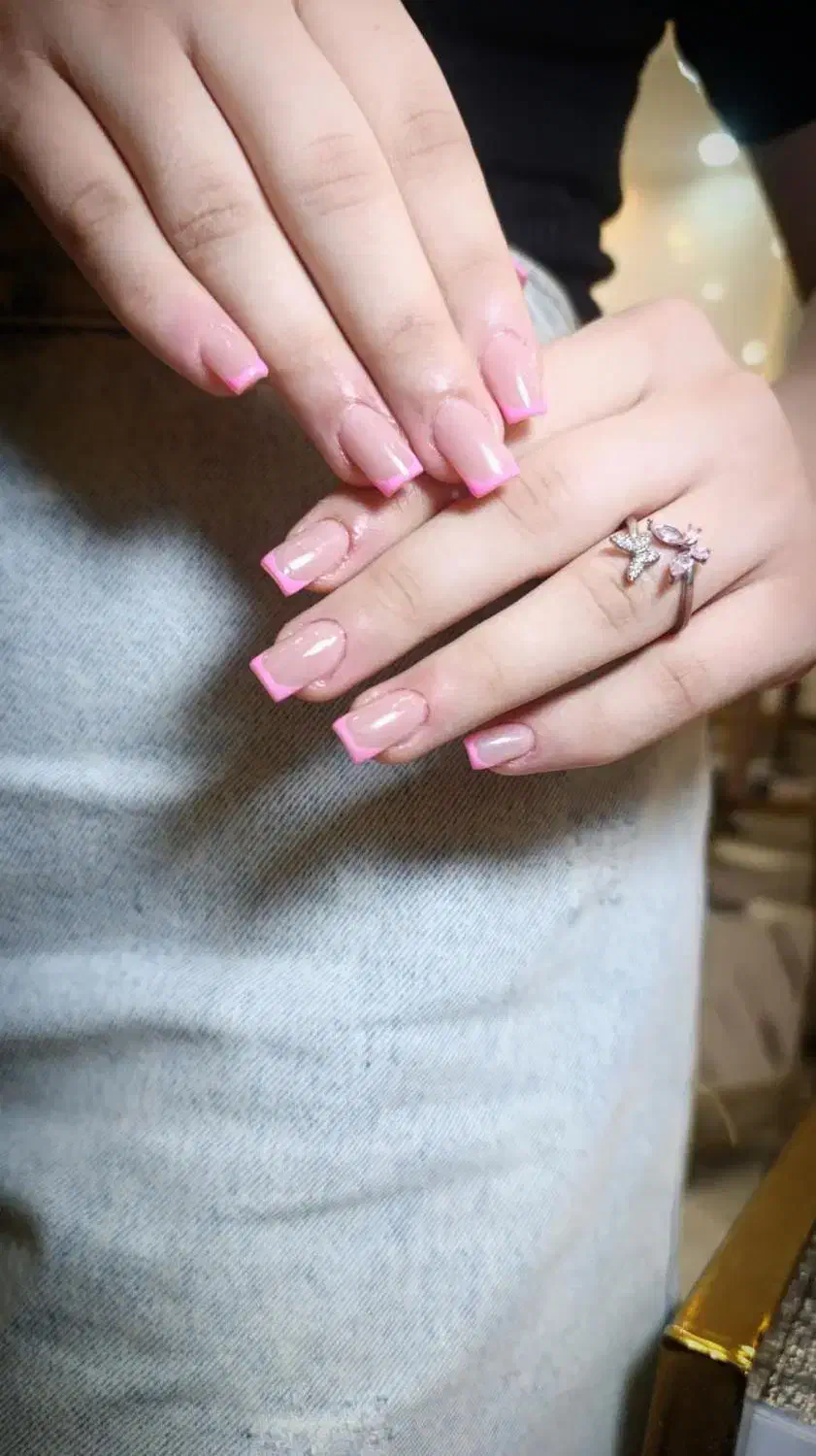 کاشت ناخن . ژلیش . ترمیم|خدمات آرایشگری و زیبایی|بروجرد, |دیوار