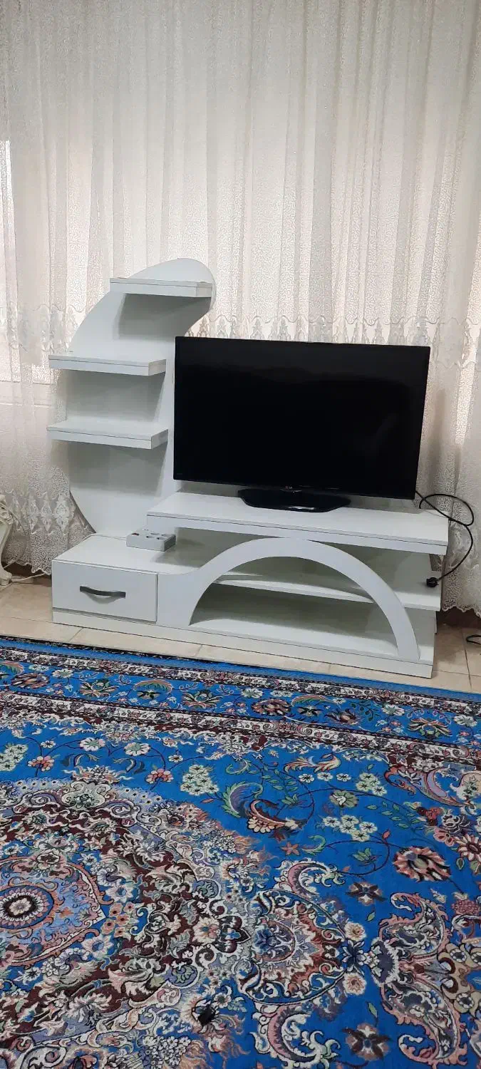 تلویزیون ومیزتلویزیون وسینماخانواده|تلویزیون و پروژکتور|رشت, پل تالشان|دیوار