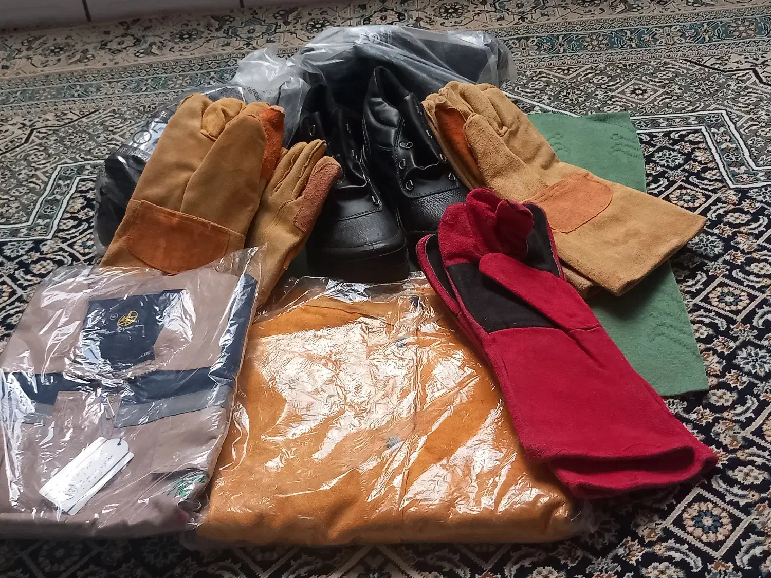 فروش کفش ایمنی با بلوز|لباس|شهرکرد, |دیوار