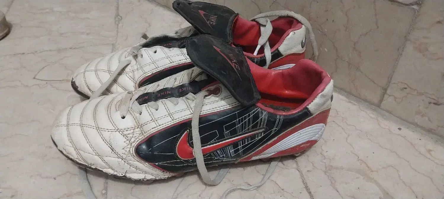 کفش فوتبالی نایک|کیف، کفش، کمربند|خرمآباد, |دیوار