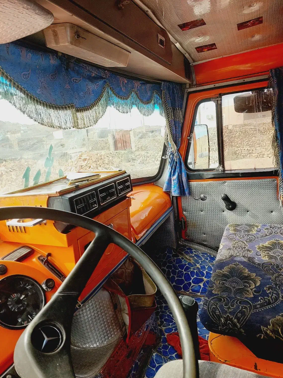 بنز تک مدل ۸۸|خودرو سنگین|بم پشت, |دیوار