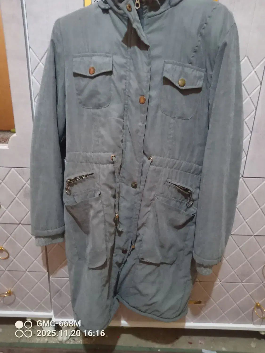 پالتو|لباس|الیگودرز, |دیوار