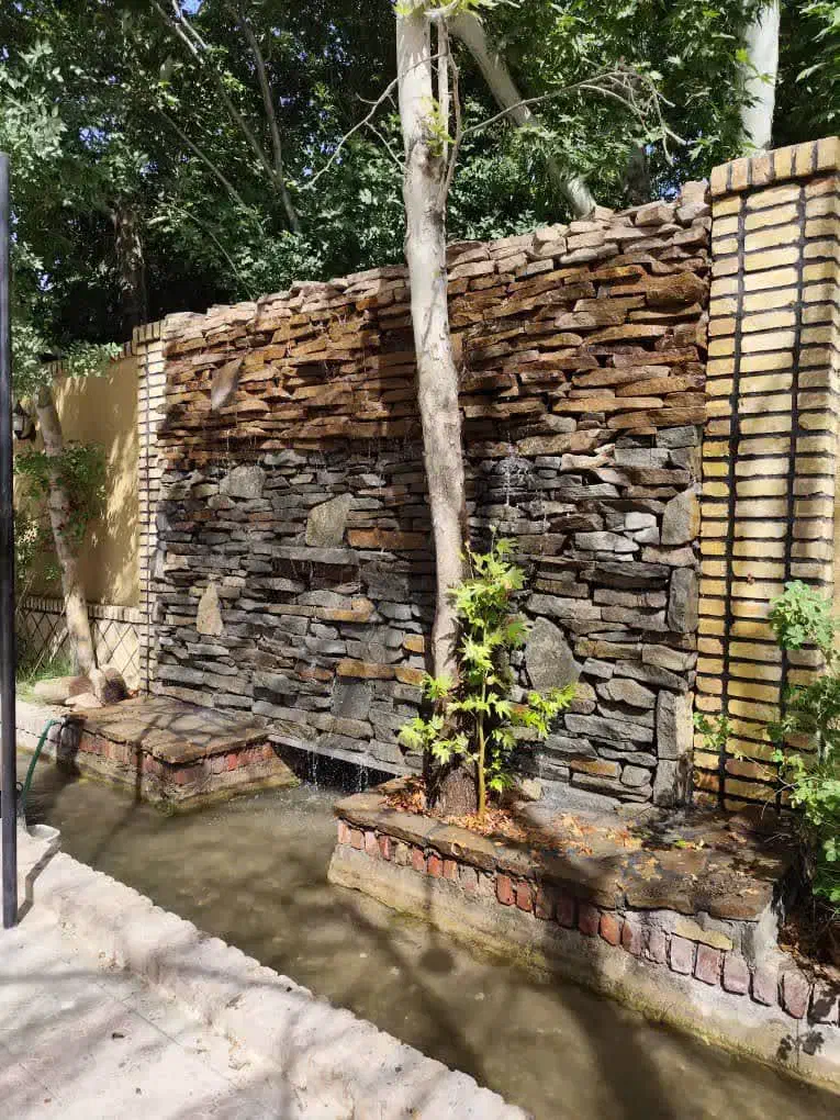 ویلا و باغ سنتی با آب روان|اجارهٔ کوتاه‌مدت ویلا و باغ|ماهان, |دیوار