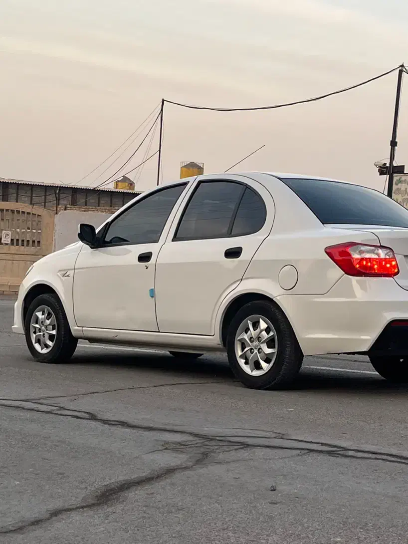 ساینا 1401|خودرو سواری و وانت|اصفهان, توپخانه ارتش|دیوار