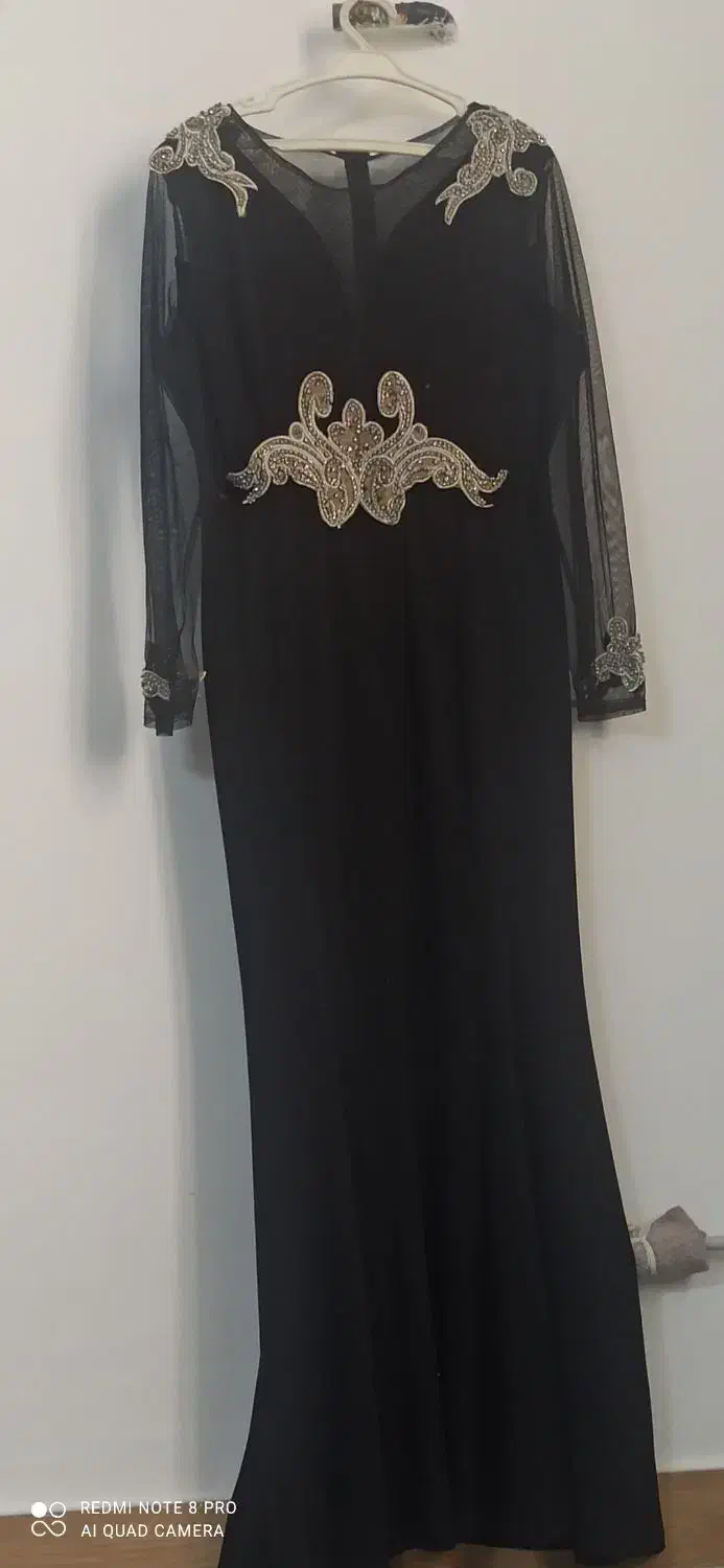 لباس مجلسی|لباس|رباطکریم, رباطکریم|دیوار