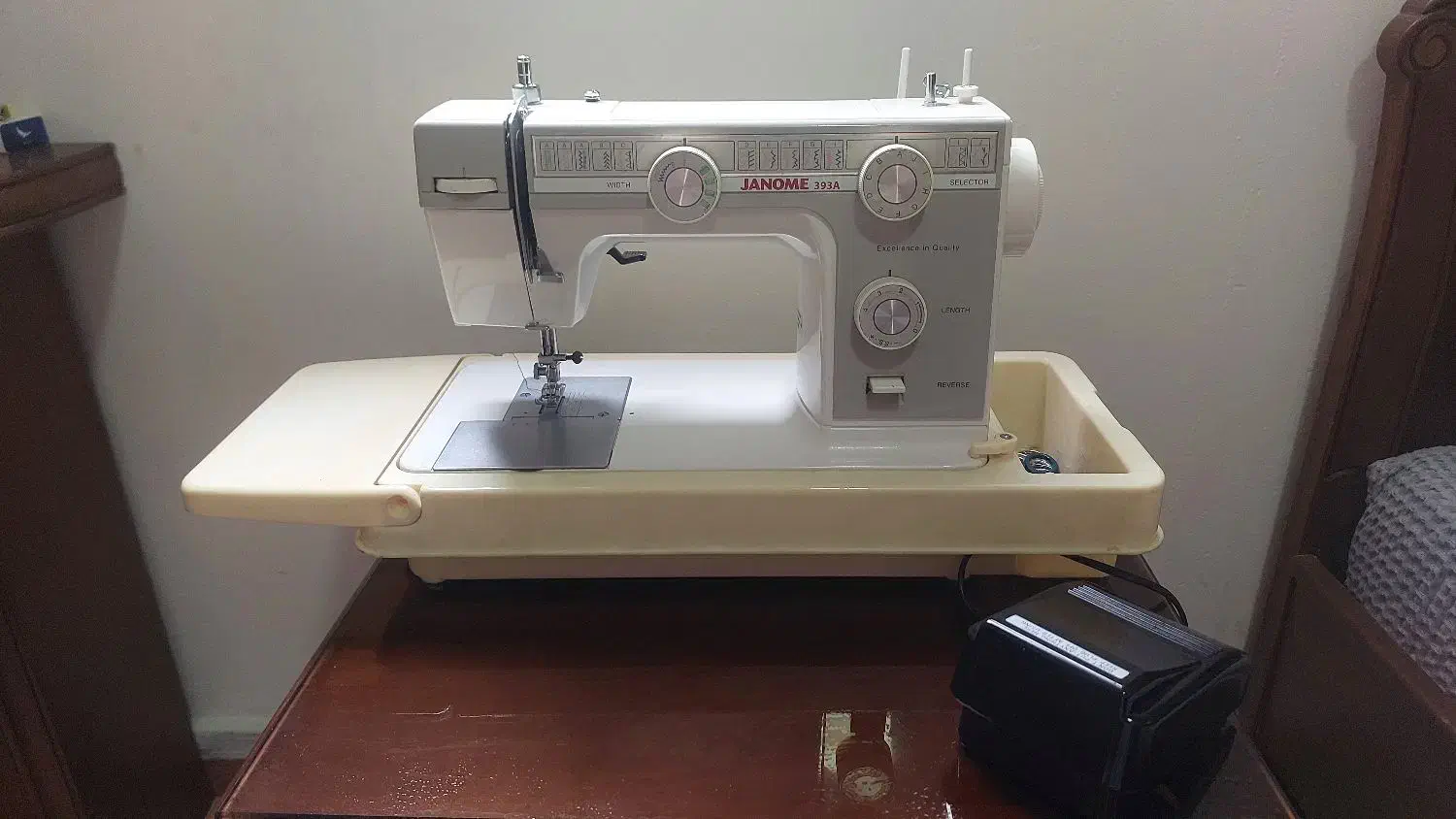 چرخ خیاطی ژانومه|چرخ خیاطی و ریسندگی|پاکدشت, پاکدشت (مامازند)|دیوار