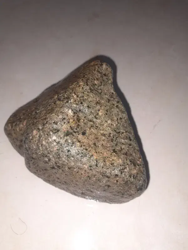 سنگ مشکوک به شهاب .|جواهرات|اصفهان, شاهزاده ابراهیم|دیوار