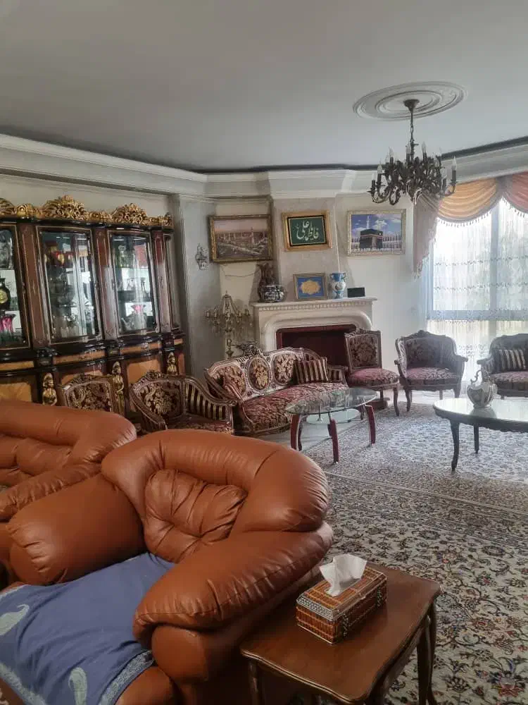 پاسداران ۱۸۵ متر ۳ خواب بدون مشابه بقیمت رسیده