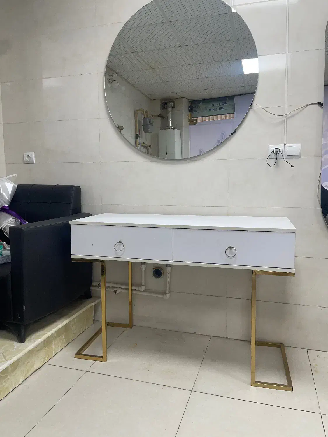 تجهیزات سالن زیبایی|آرایشگاه و سالنهای زیبایی|مراغه, |دیوار